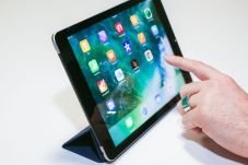 Apple Siapkan Tablet...
