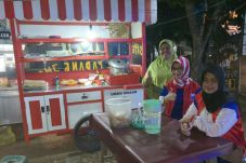 Bantuan Gerobak Perindo...