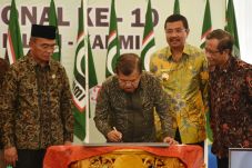Wapres Jusuf Kalla Tutup...