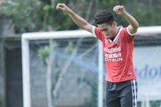 Bali United Pertahankan...