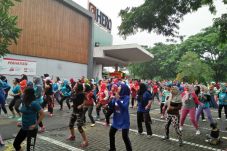 Senam Zumba Semarakkan...