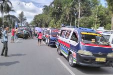 Protes Transportasi...