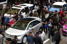 Pasar Automotif Masih...
