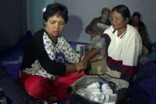 Puluhan Pengungsi Banjir...