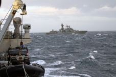 Kapal Perang Rusia Muncul...
