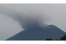 Letusan Freatik Gunung...