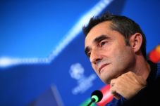 Pelatih Barcelona Ingin...