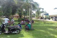 Larang Truk Perusahaan...