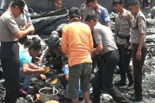 Terjebak Kebakaran,...
