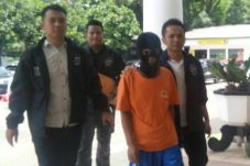 Sebar Ujaran Kebencian,...
