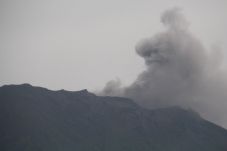 Erupsi Gunung Agung,...