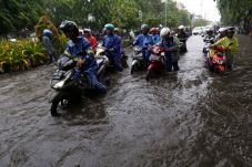 Warga Surabaya: Banjir...