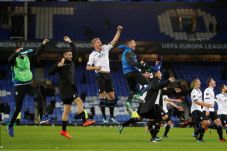 Permalukan Everton,...