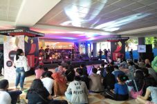 Diguyur Hujan, Jazz...