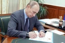 Putin Teken Undang-undang...