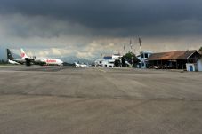 Gunung Agung Meletus,...