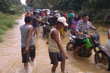 Banjir Mandailing Natal,...