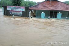 Banjir dan Longsor Hantam...