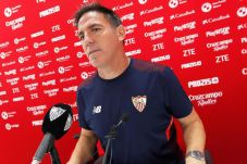Pelatih Sevilla Jalani...