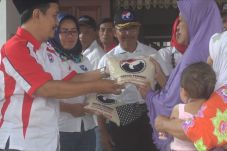 Perindo Bagikan Beras...