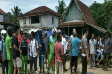Pulang Ambil Duit Ratusan...