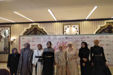 4 Desainer Busana Muslim...