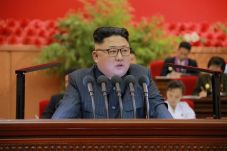 Kim Jong-un Bangga Rudalnya...