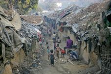 Bangladesh Bakal Relokasi...