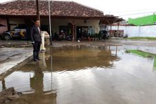 Sungai Dombo Meluap,...