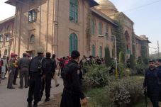 Taliban Serangan Perguruan...