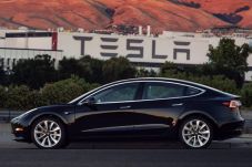 Sekali Isi Daya, Tesla...