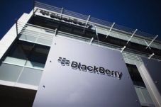 BlackBerry Patuhi Putusan...