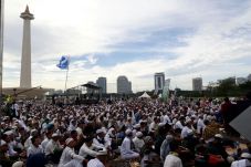 Selain Dzikir, Lagu...