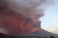 Gunung Agung Kembali...