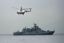 Kapal Perang Rusia Berudal...