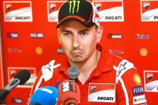 Lorenzo Nilai Rem Belakang...