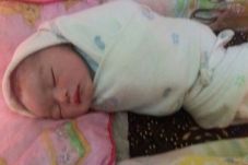 Baru Lahir 2 Jam, Bayi...