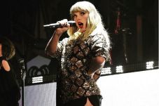 Taylor Swift Dominasi...