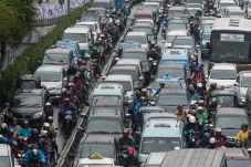 Pembangunan LRT Diprediksi...