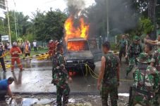 Mobil Kijang Terbakar...