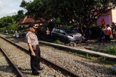 Mesin Mati di Perlintasan,...