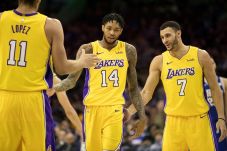 Lakers Hentikan Lima...