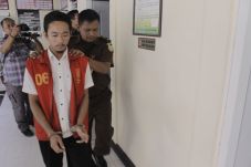 Tanam 2 Batang Pohon...