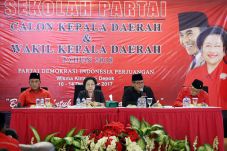 Megawati Ingatkan Calon...