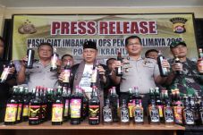Tukang Jamu Jual Miras...
