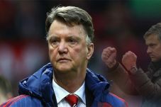 Van Gaal: Mending Nonton...