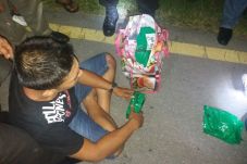 Dua Lelaki Bawa 10 Kg...