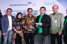 Grab dan Garuda Indonesia...