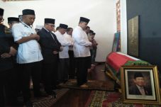 AM Fatwa Meninggal,...