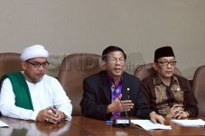 AM Fatwa, Pengkritik...